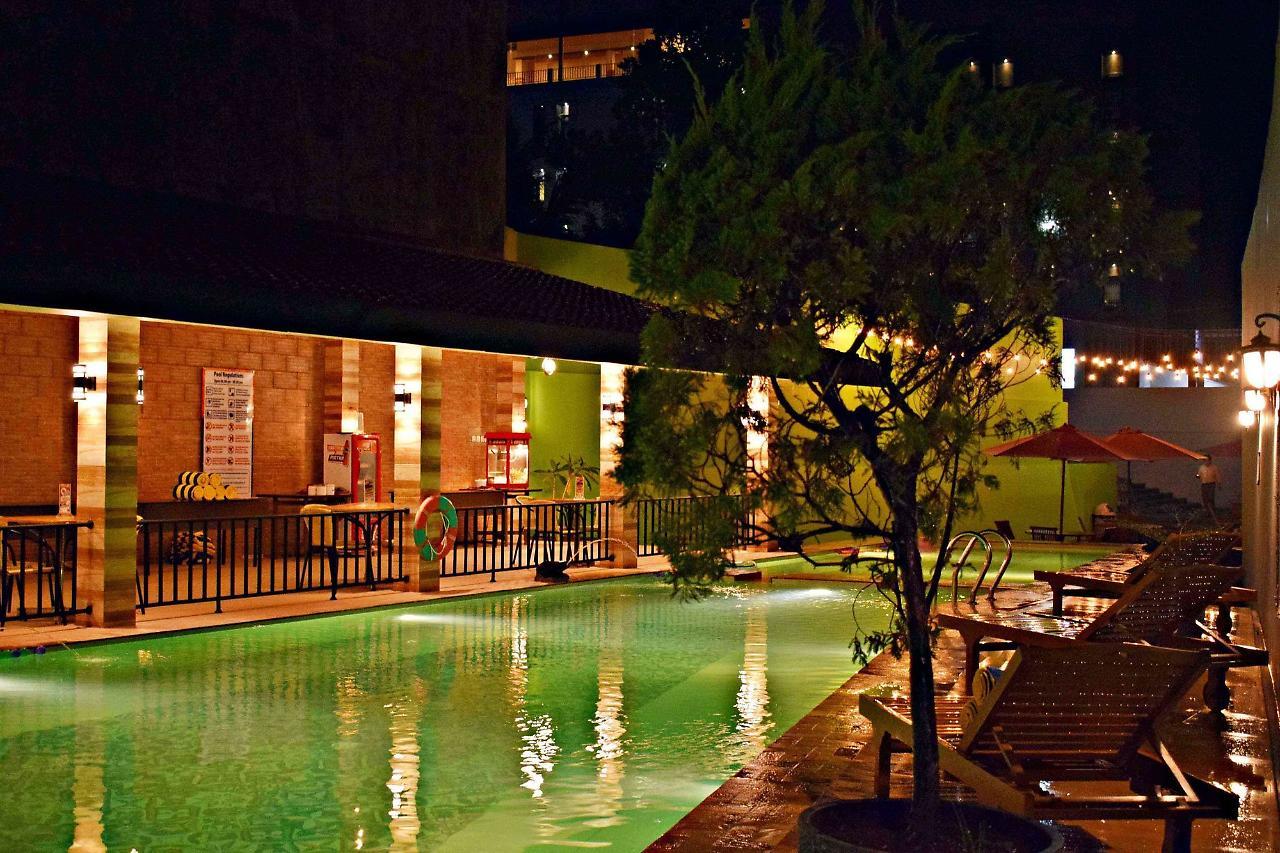 Meotel Purwokerto Exteriör bild