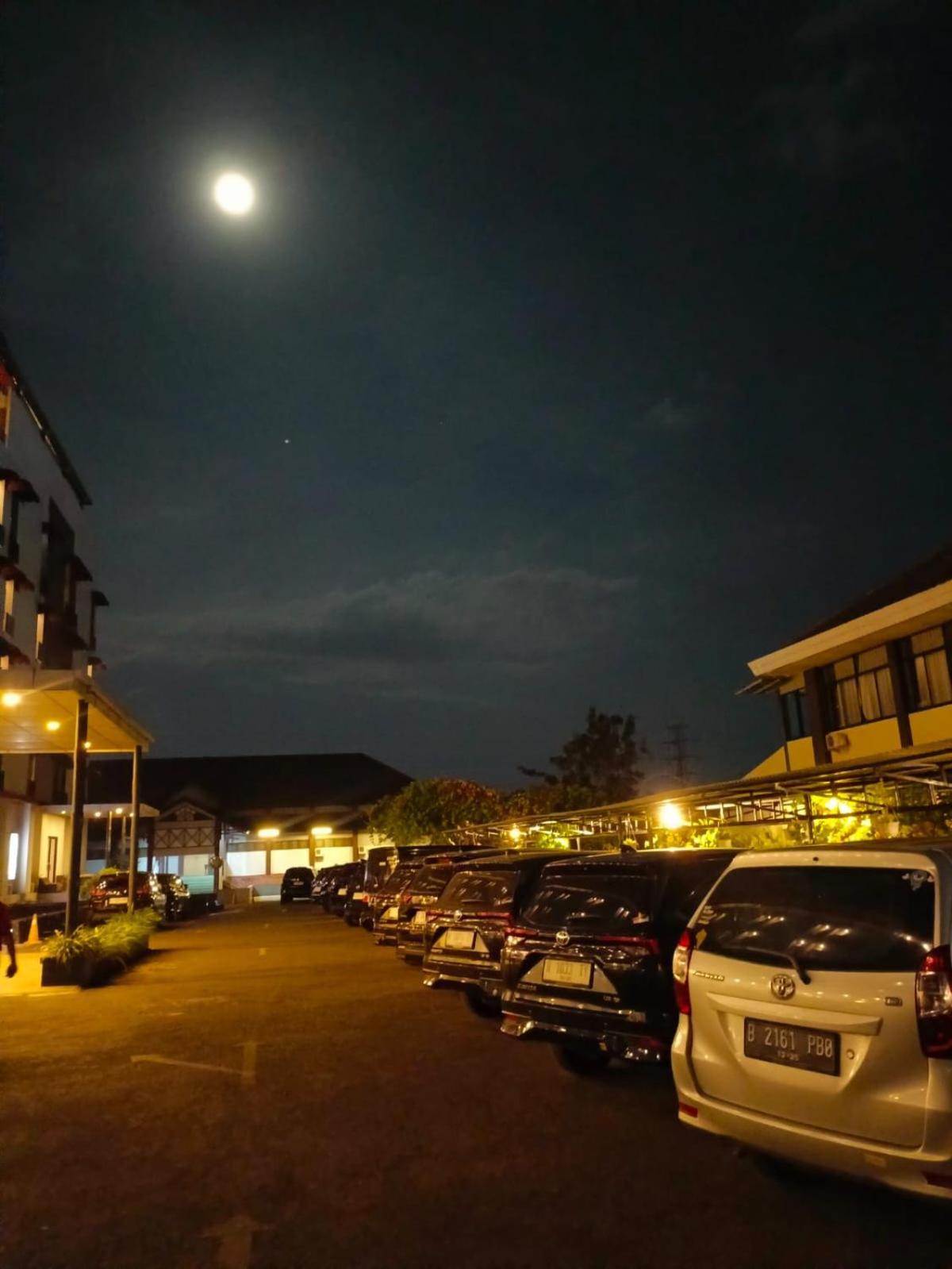 Meotel Purwokerto Exteriör bild